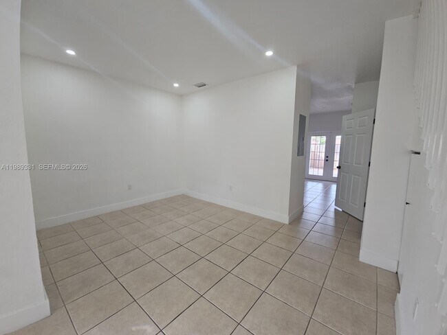 Building Photo - 10919 SW 182nd Ln