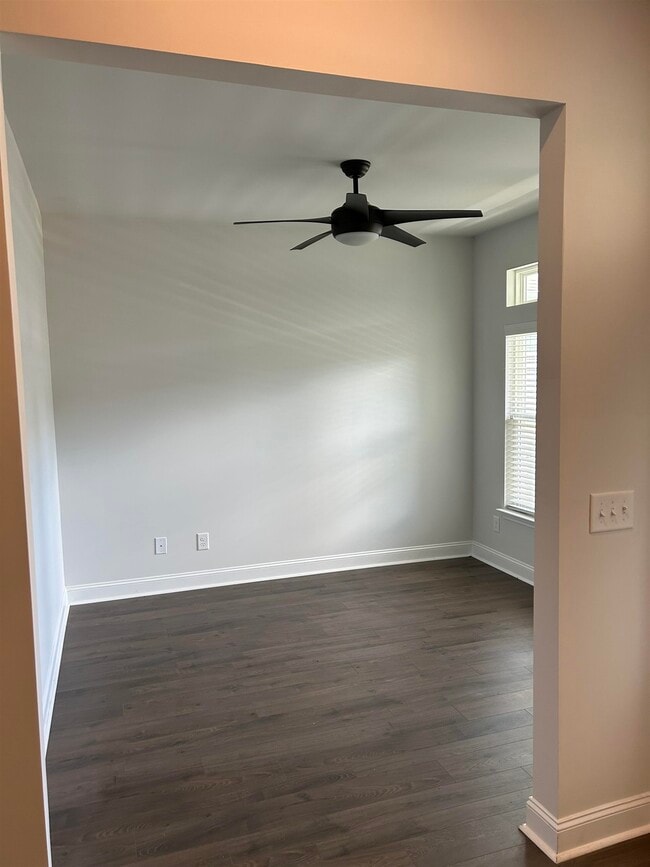 Building Photo - 2404 Blue Crane Cir