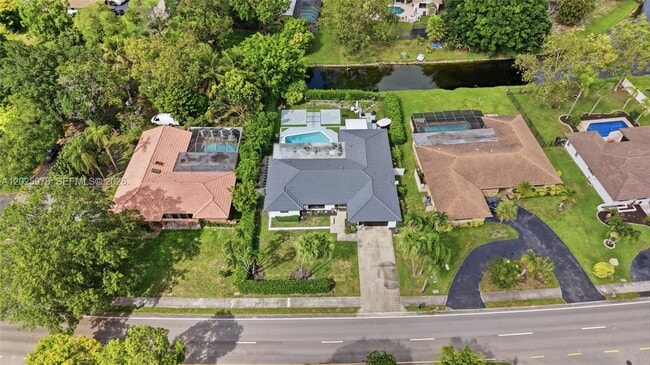 Building Photo - 9935 Ramblewood Dr