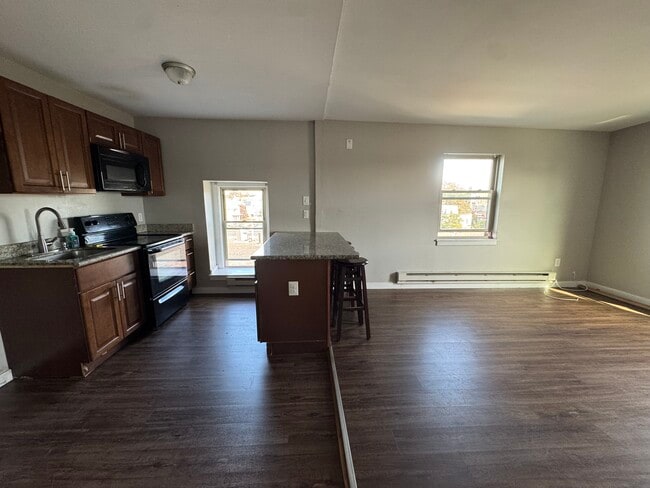 Building Photo - 4929 N 6th St