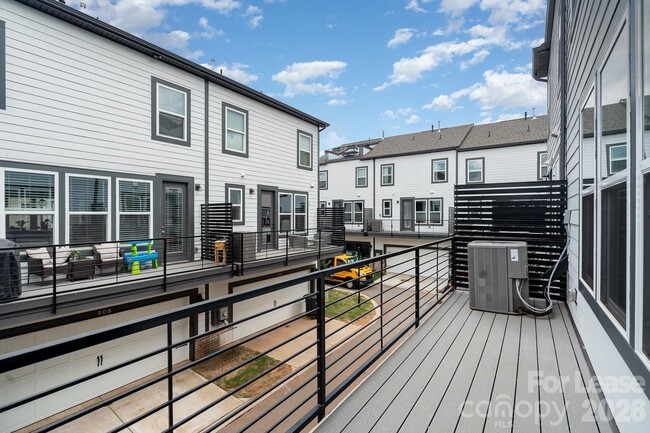 Building Photo - 408 Catawba Ave