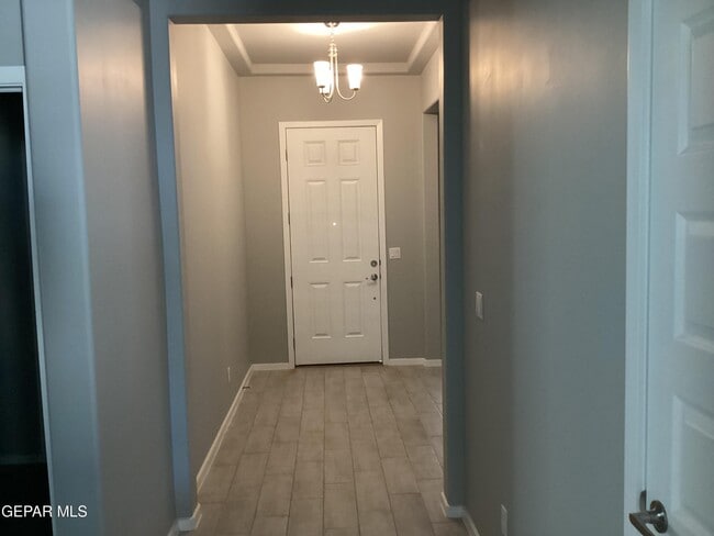 Building Photo - 116 Sarah Trl