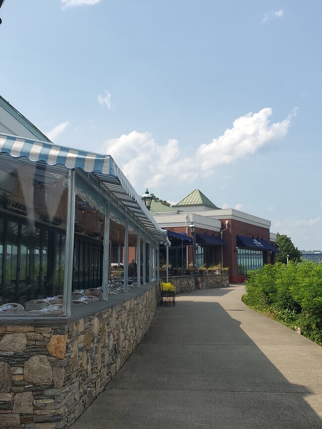 Building Photo - 85 Mill St