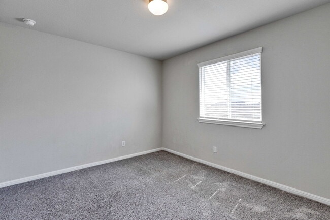 Building Photo - "Charming 3-Bed, 3-Bath Retreat in San Mar...