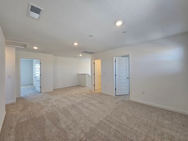 Building Photo - 3569 Vestland Wy