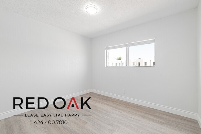 Building Photo - 1214 S Atlantic Dr