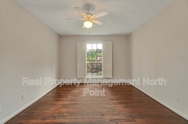 Building Photo - 3513 Essex Ave