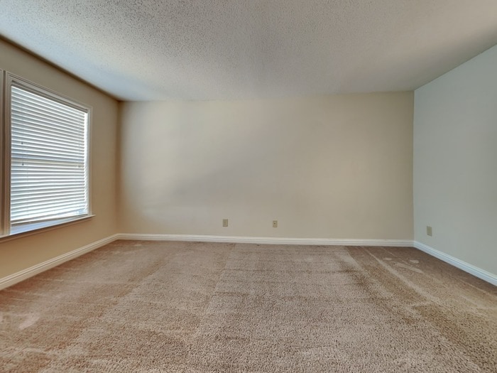 Building Photo - 915 Brookstone Dr