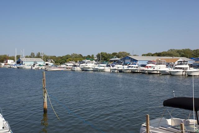 Building Photo - 16 Mainsail Dr