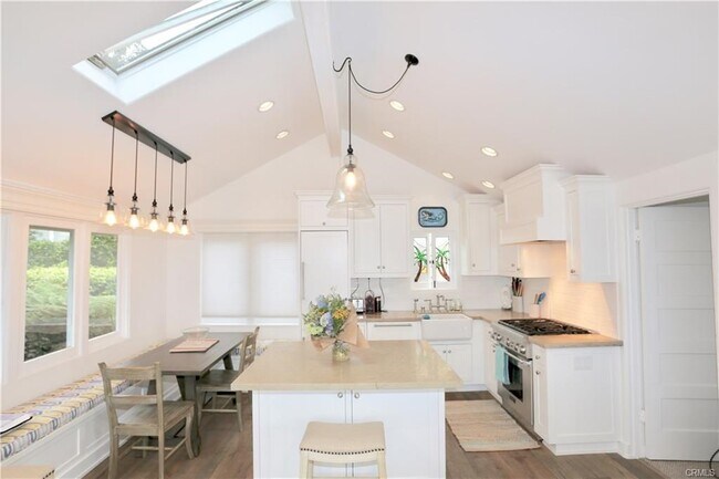 Building Photo - 176 McAulay Pl