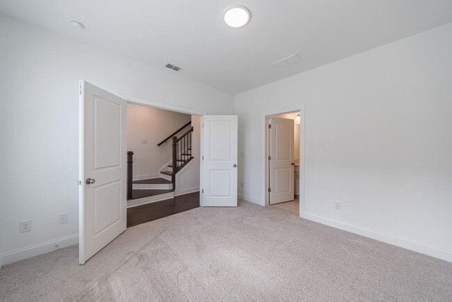 Building Photo - 510 Healy Dr