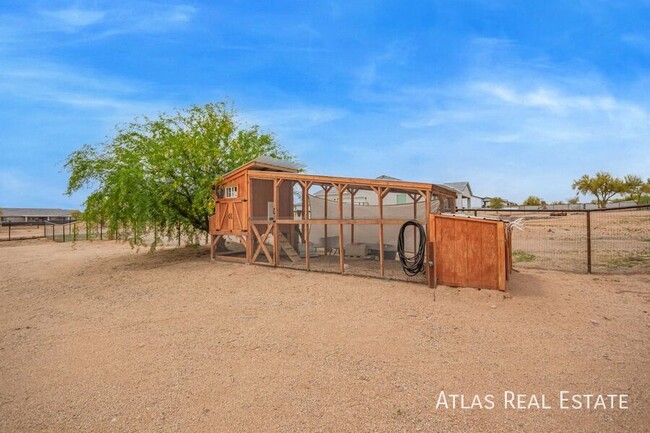Building Photo - 15532 E Palo Brea Ln