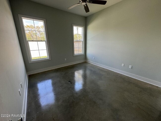 Building Photo - 106 Satsuma Dr