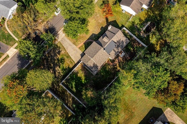 Building Photo - 316 Farmdale Rd