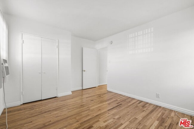 Building Photo - 5324 Vantage Ave