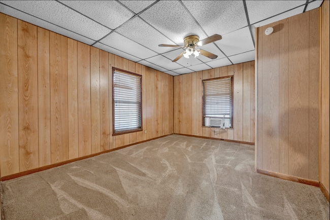 Building Photo - 419 7th St