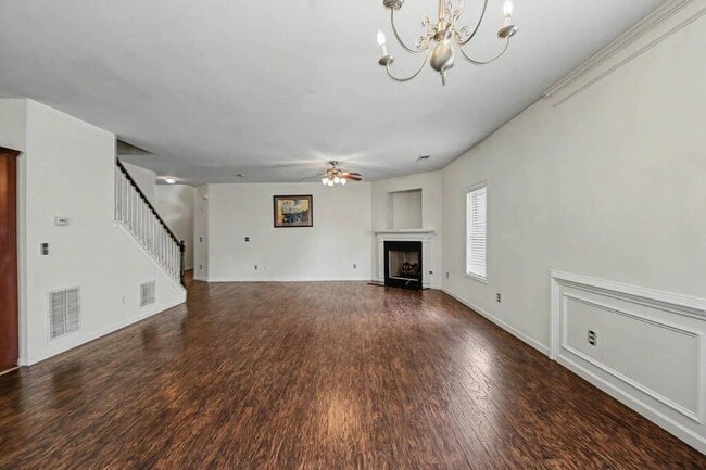 Building Photo - 2150 Waterford Park Dr