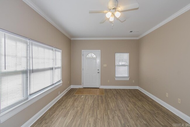 Building Photo - 1216 Sadie Dr