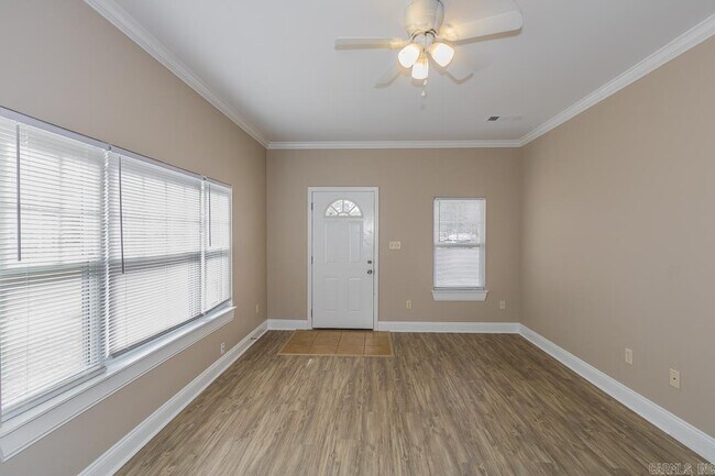 Building Photo - 1224 Sadie Dr