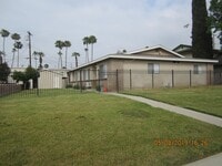 Building Photo - IMMACULATE DUPLEX - GREAT LOCATION