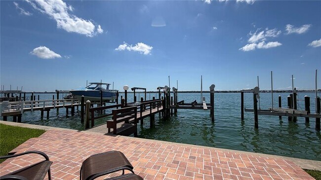 Building Photo - 218 Sand Key Estates Dr
