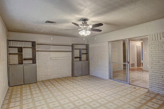 Building Photo - 1030 Monette Dr