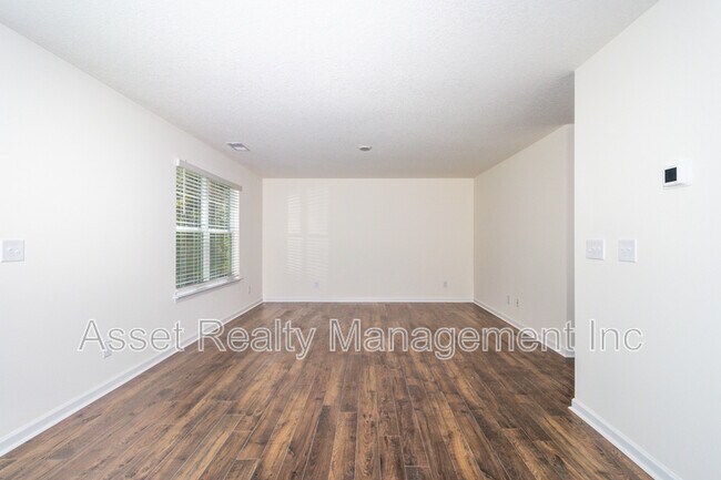 Building Photo - 2019 Southwood Cir