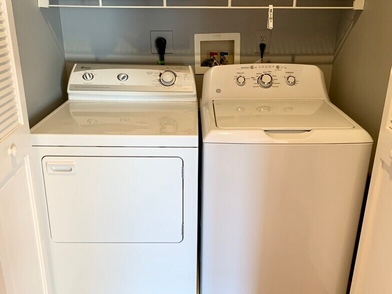 Building Photo - 2655 Prosperity Ave