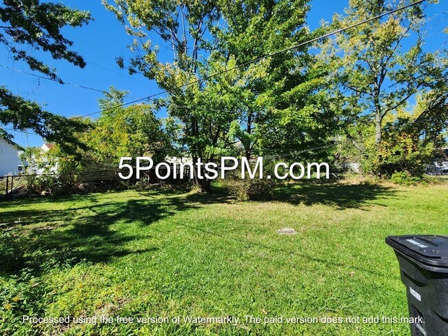 Building Photo - 4424 E 158th St