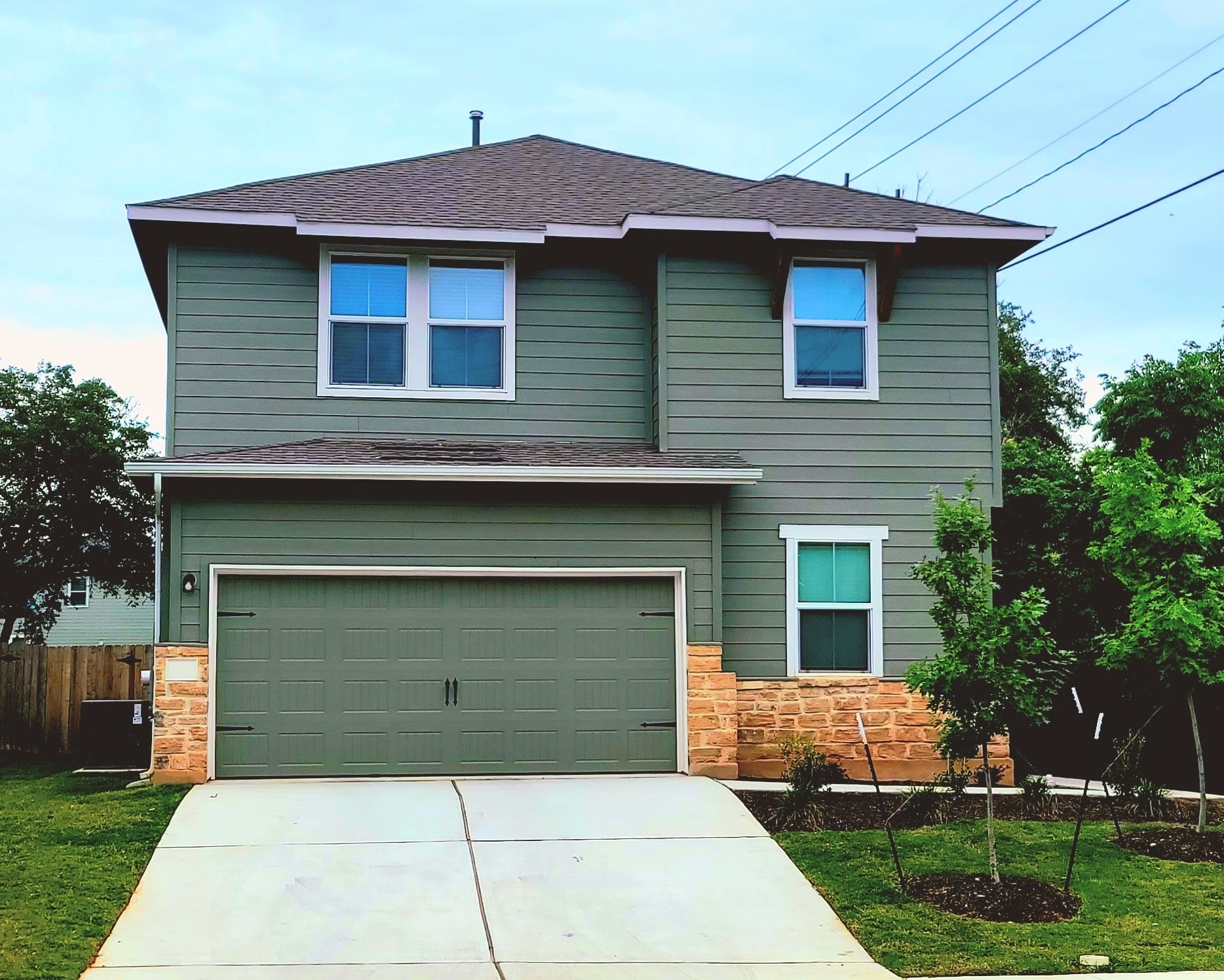 Building Photo - 1100 Winnie Dr