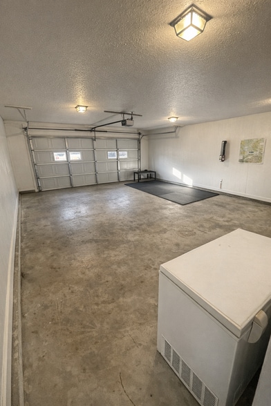 2 CAR GARAGE - 3412 Camellia Cir
