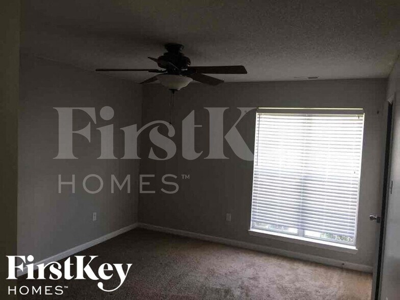 Building Photo - 1665 Central Trails Dr