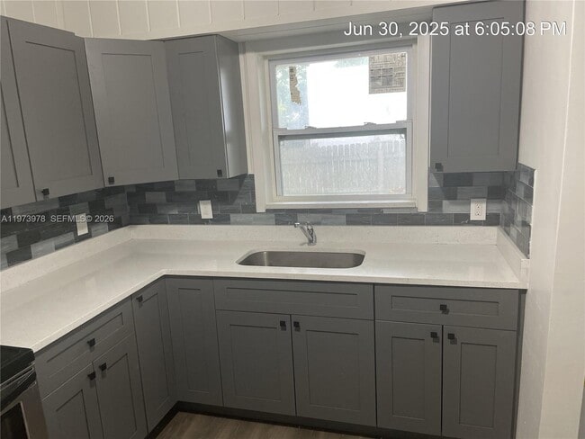 Building Photo - 4000 Greenwood Ave