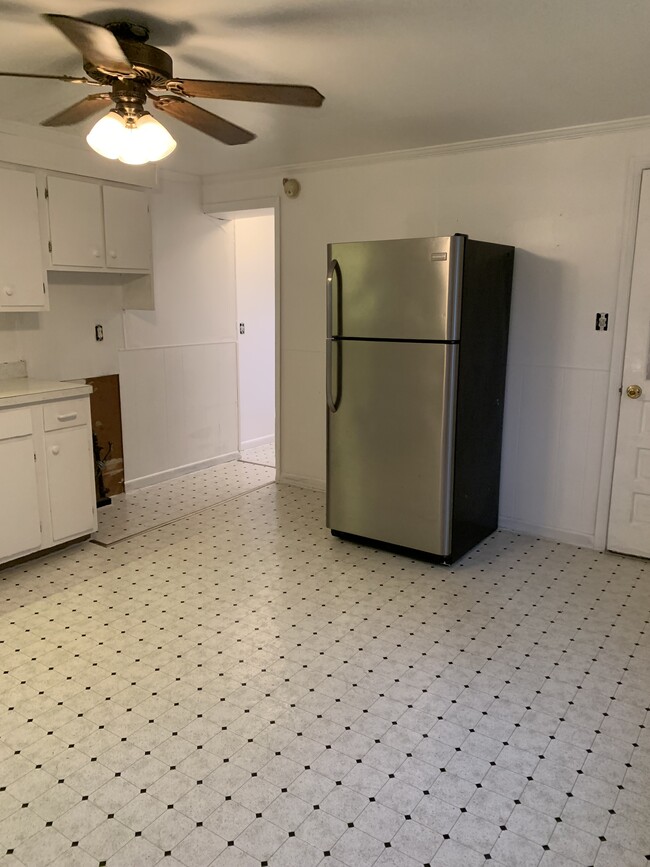 Kitchen - 1633 Old Westminster Pike