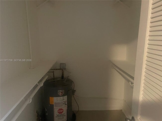 Building Photo - 760 NE 122nd St