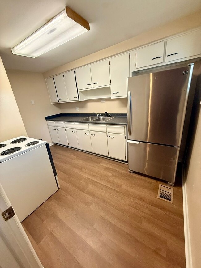 Building Photo - 954 Brubaker Dr