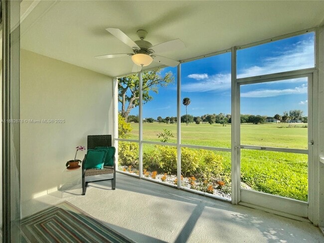 Building Photo - 2950 N Palm Aire Dr