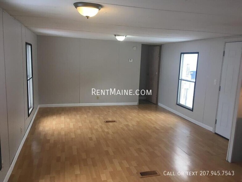 Building Photo - 715 College Ave