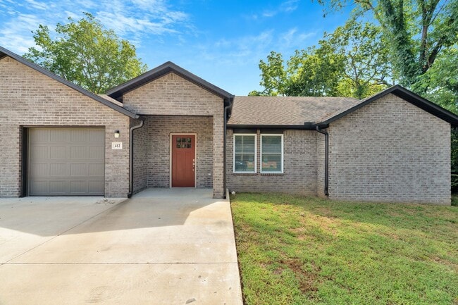 Primary Photo - Like New 3-bedroom 2.5 bath Duplex in Gent...