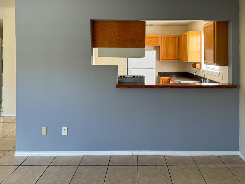 Building Photo - 120 Ramon Cardenas Dr