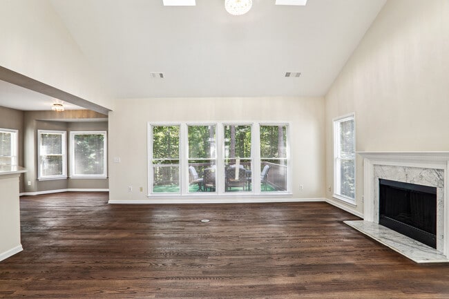 Building Photo - 845 Highmeade Dr