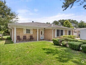 Building Photo - 1018 Meadow Brook Street