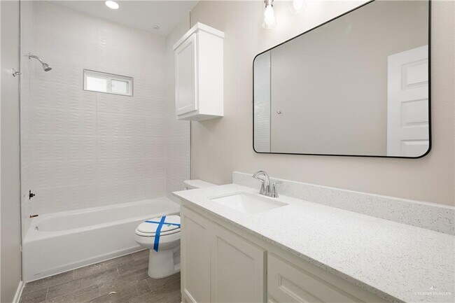 Building Photo - 22 W Harrison Ave