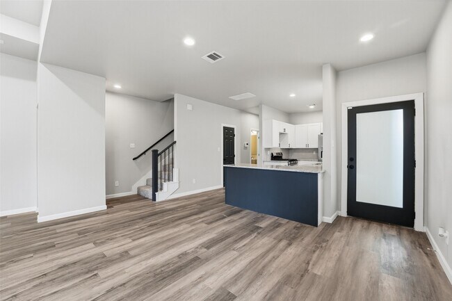 Building Photo - 4307 Larkspur St