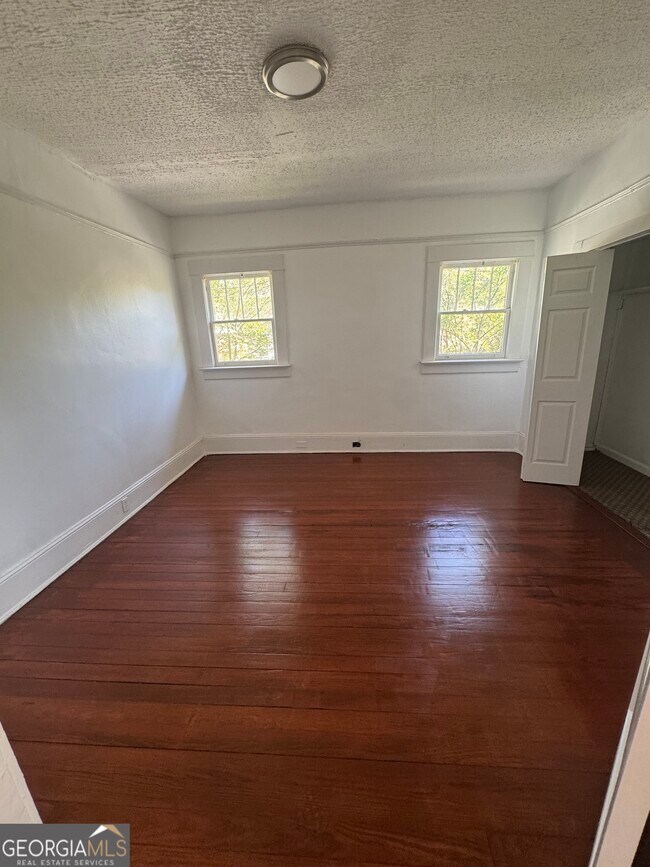 Building Photo - 415 Hopkins St SW