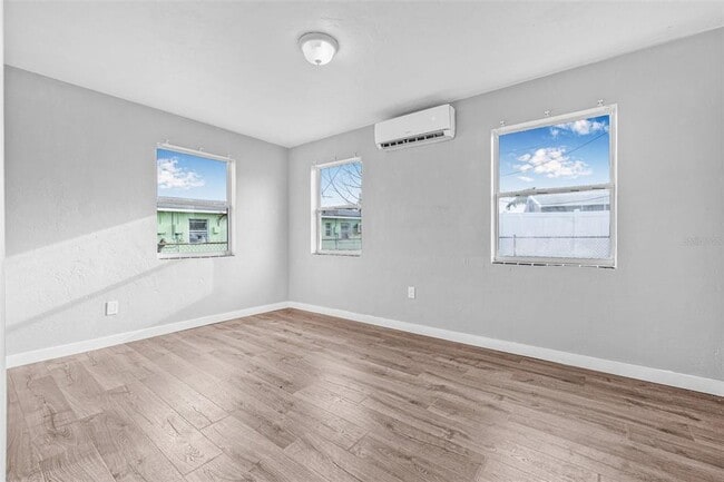 Building Photo - 30 Lynn Way