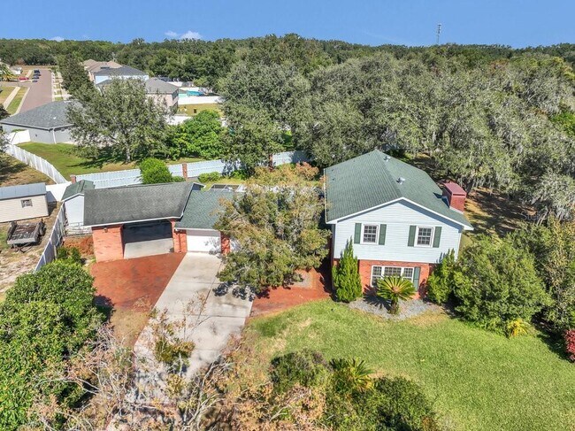 Building Photo - 223 Denese Ln