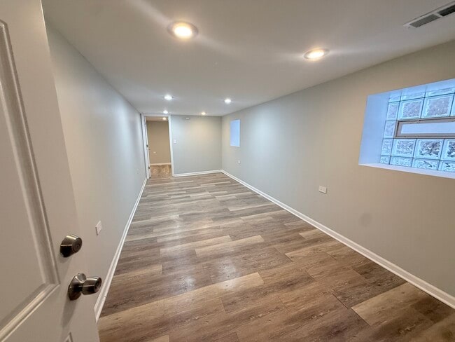 Building Photo - 7239 S Campbell Ave