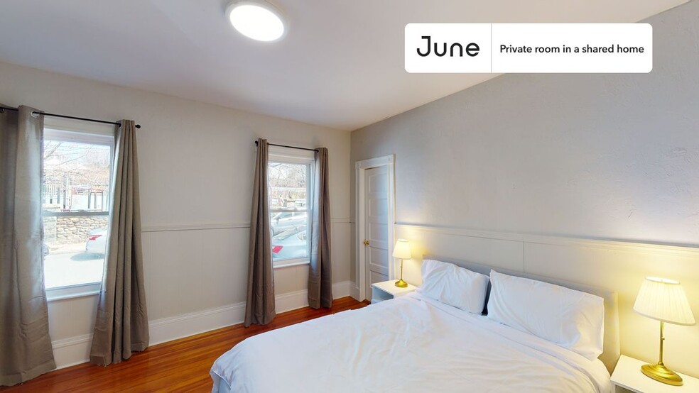 Primary Photo - Private bedroom in 3 bed/1 bath Home