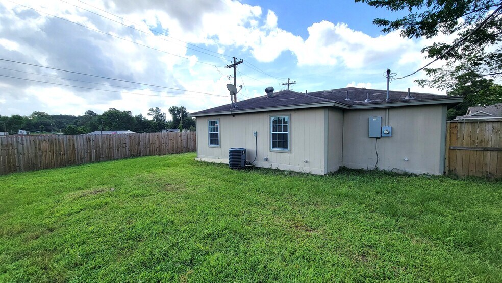 Building Photo - 109 Will St